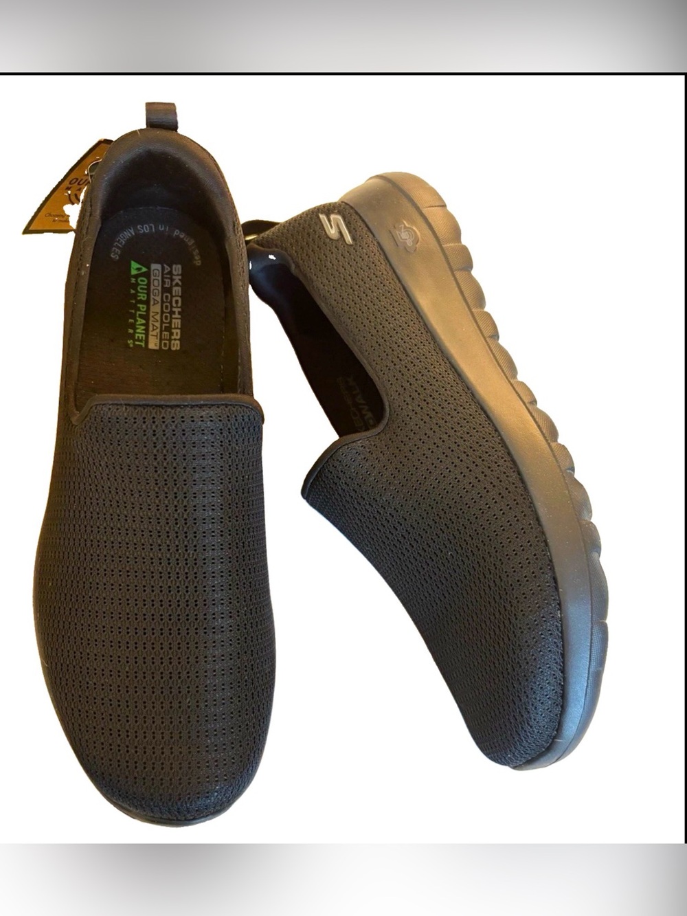 Skechers women’s GO WALK NWT black slip on walking shoes